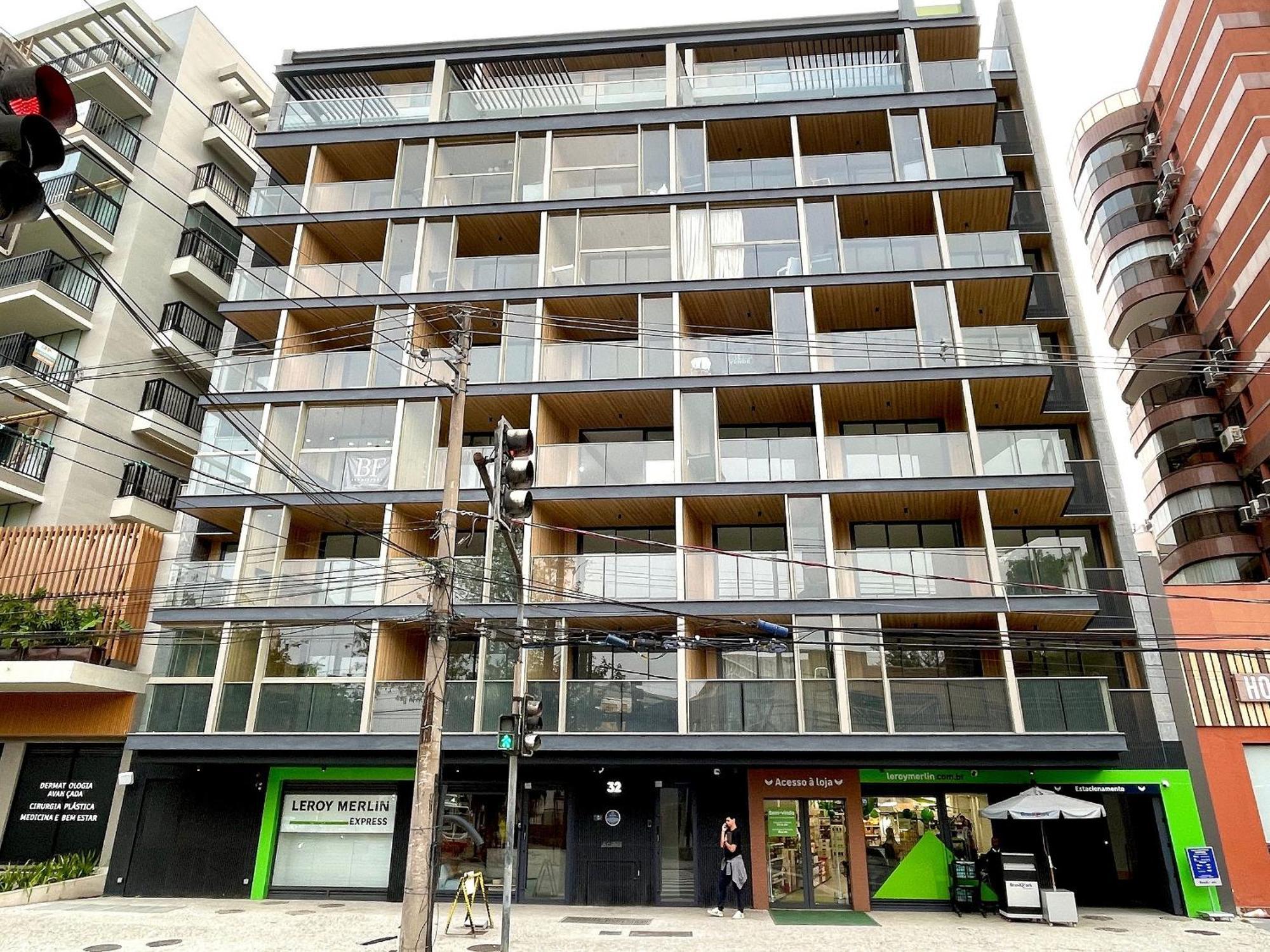 Apartamento Leblon - Moderno Com Piscina E Academia. *