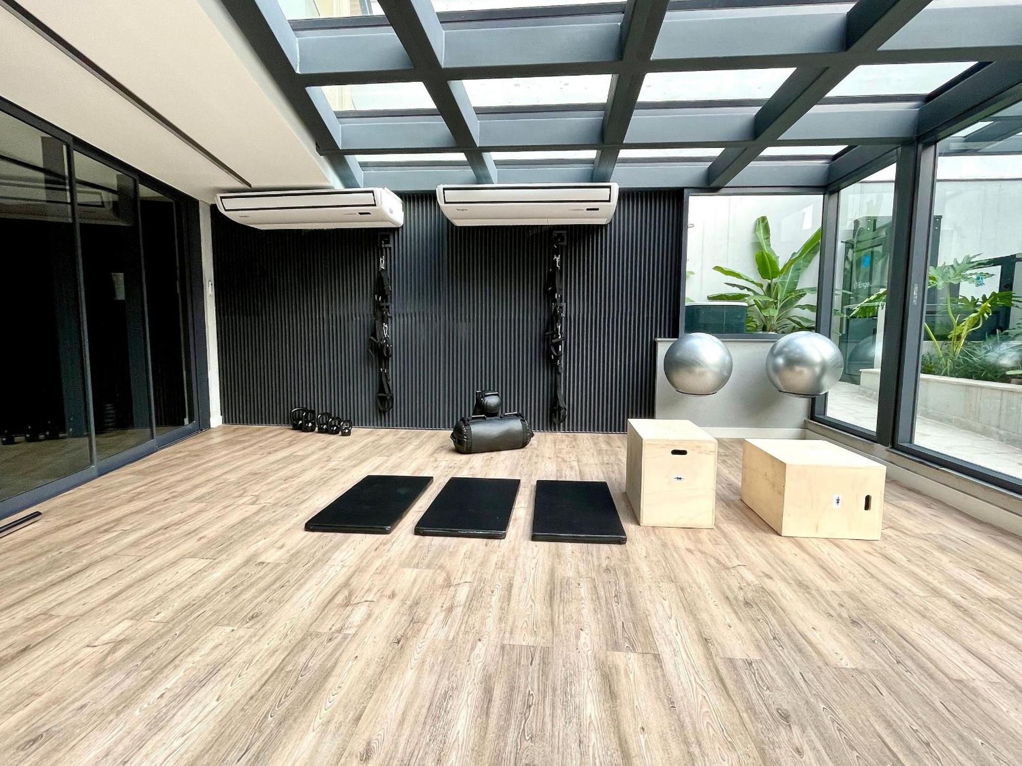 Apartamento Leblon - Moderno Com Piscina E Academia.